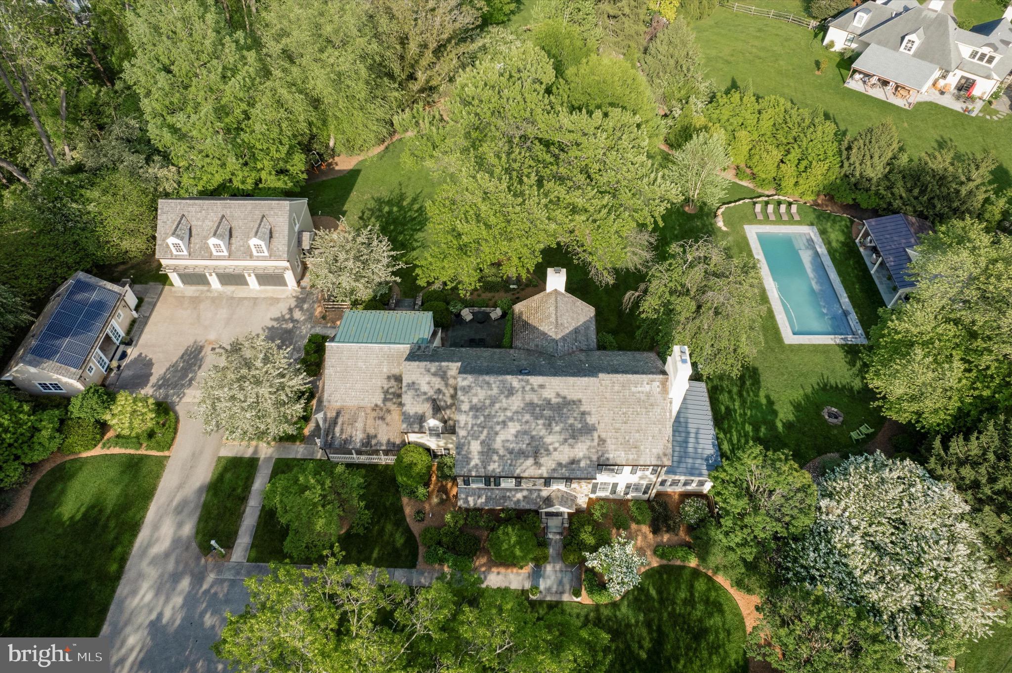 741 Hunt Ln