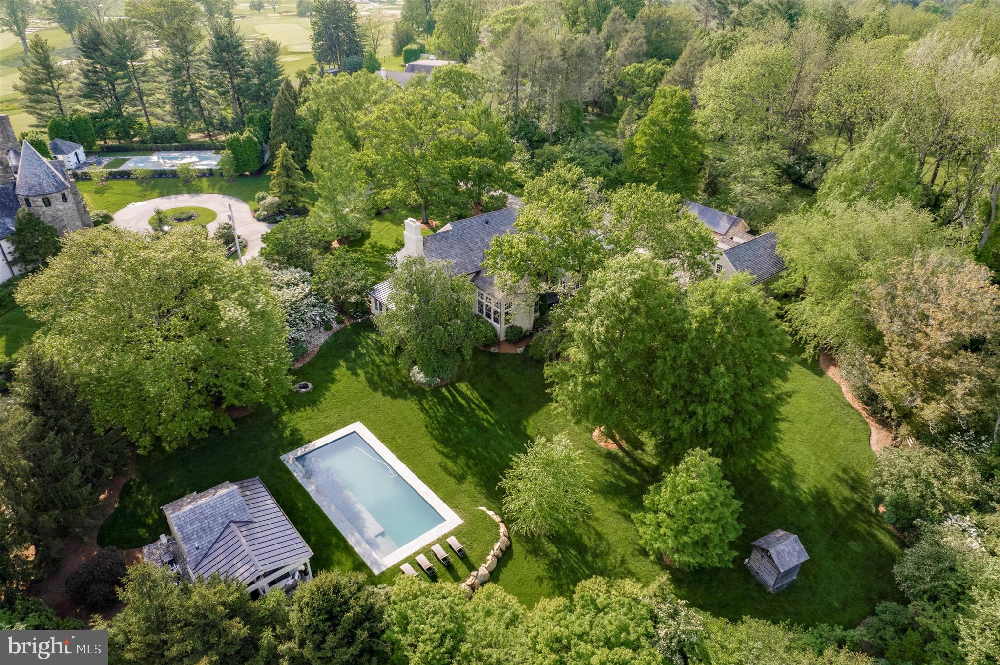 741 Hunt Ln