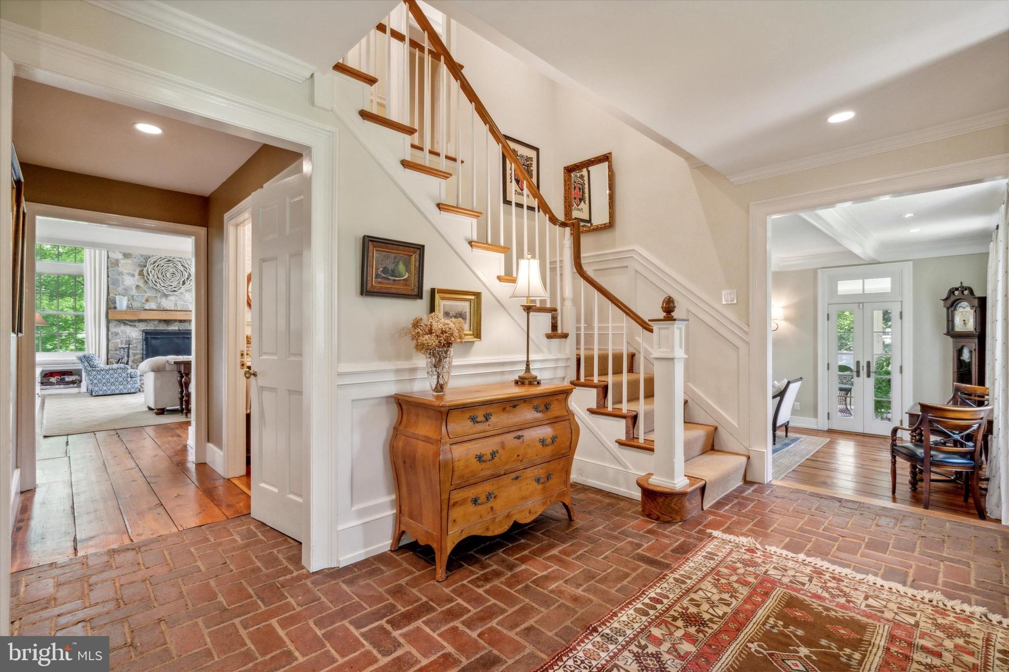 741 Hunt Ln