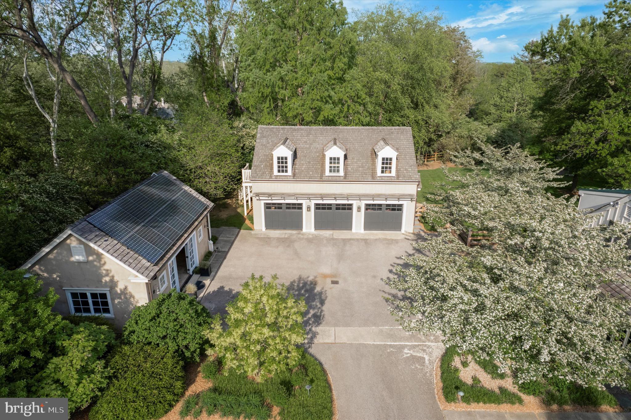 741 Hunt Ln