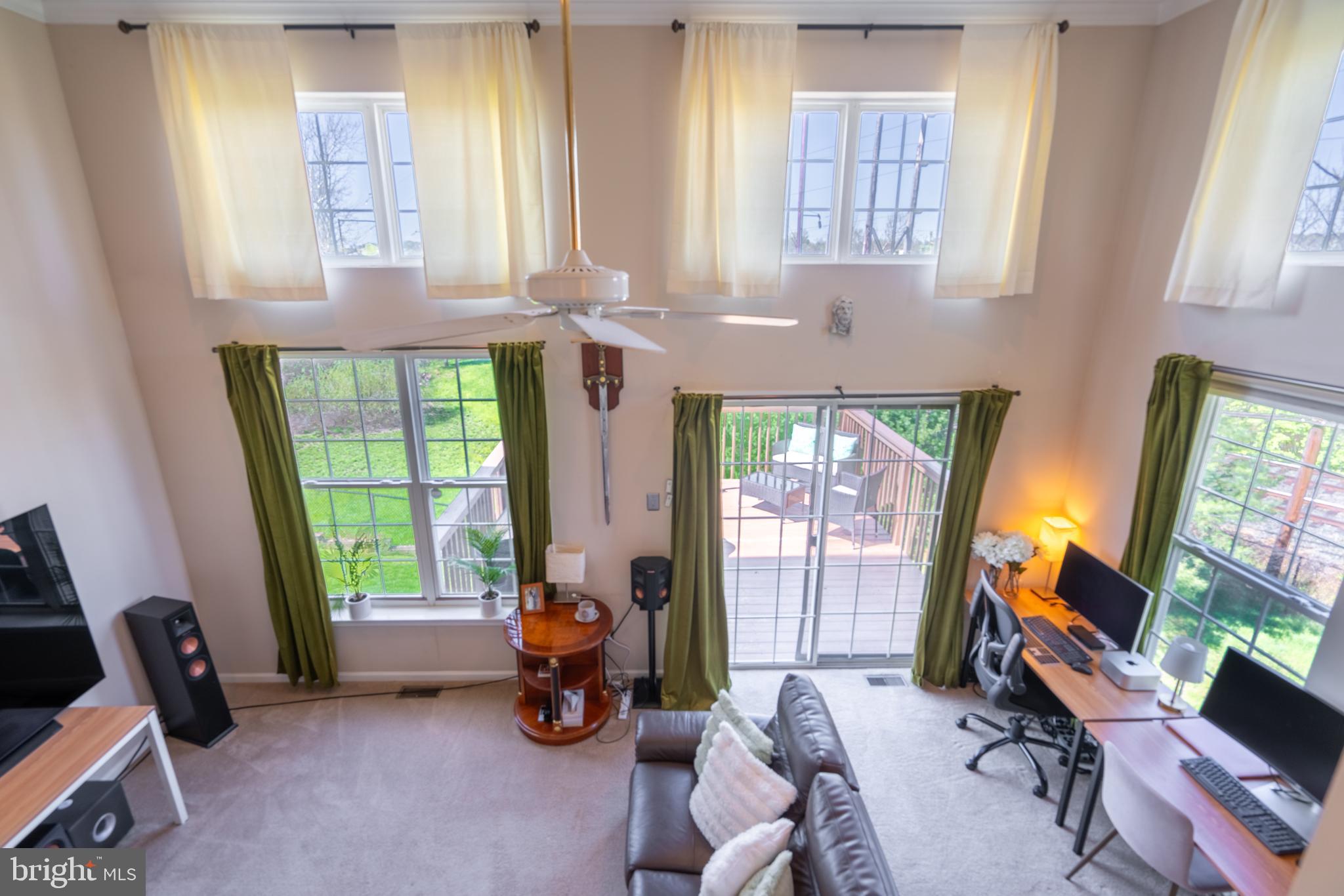 443 Fort Hill