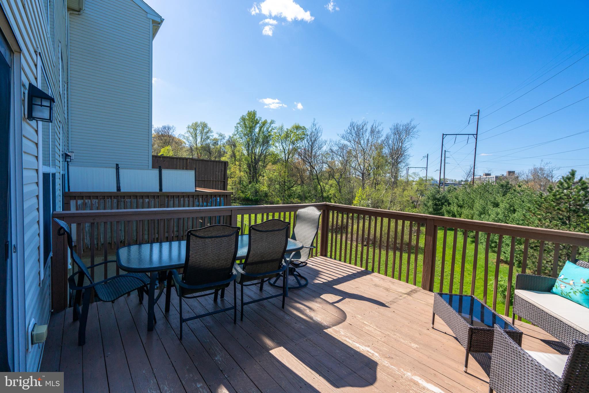 443 Fort Hill