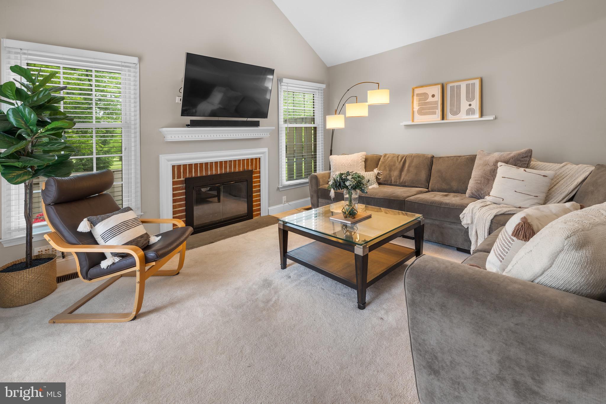 206 Bridle Ln