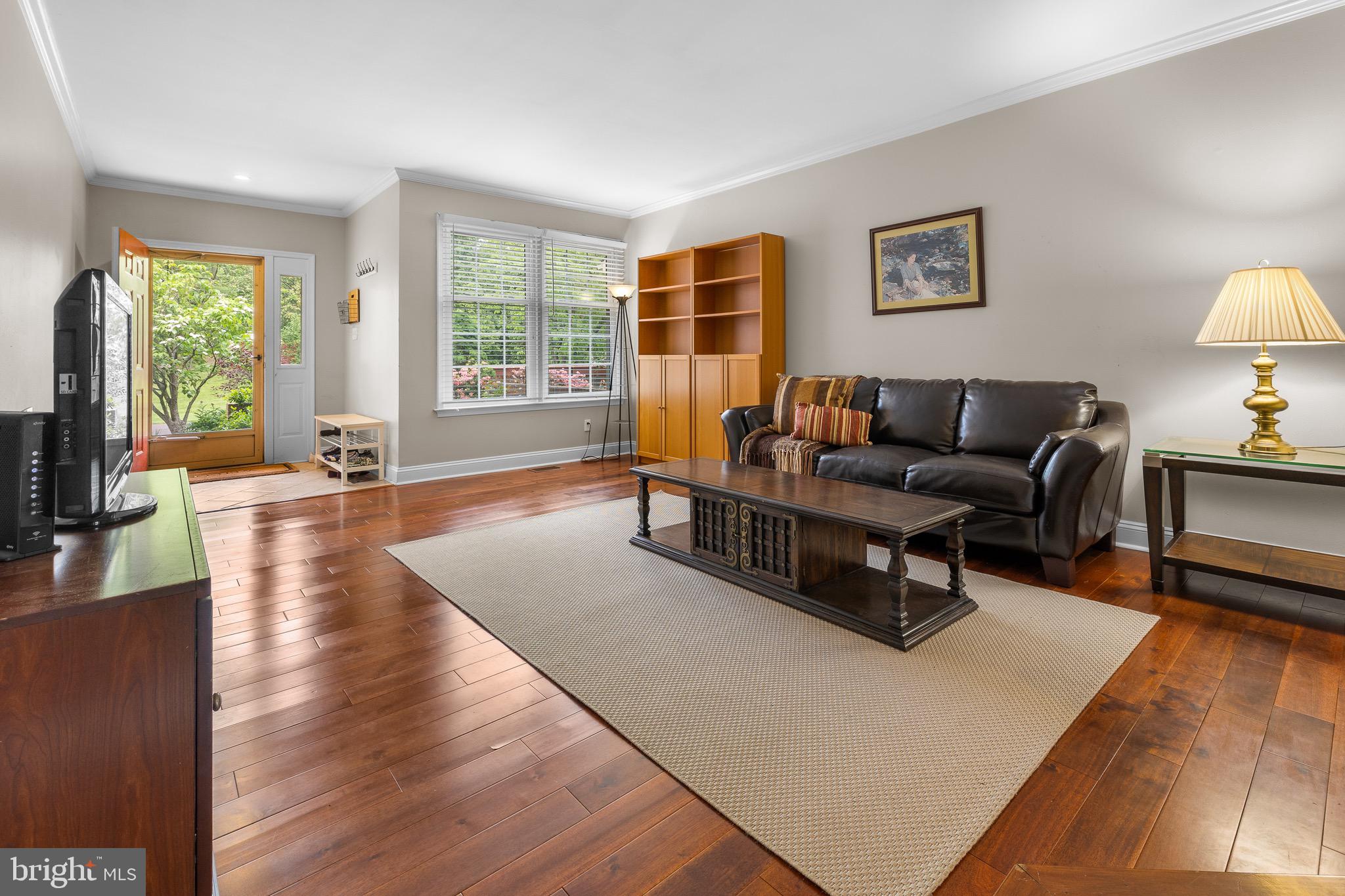 206 Bridle Ln