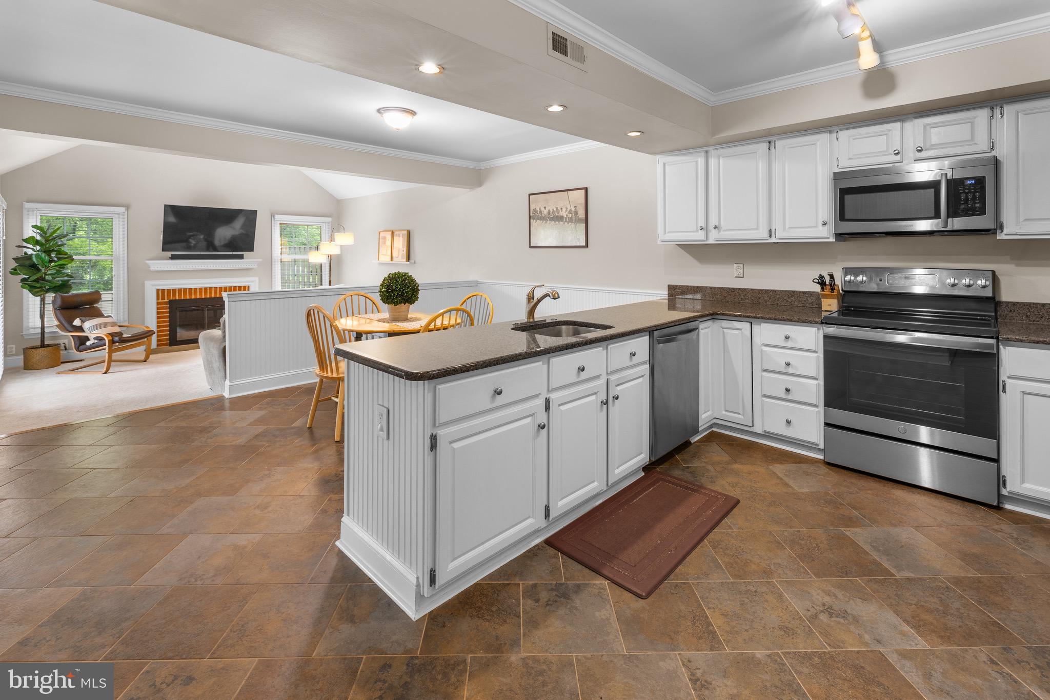 206 Bridle Ln