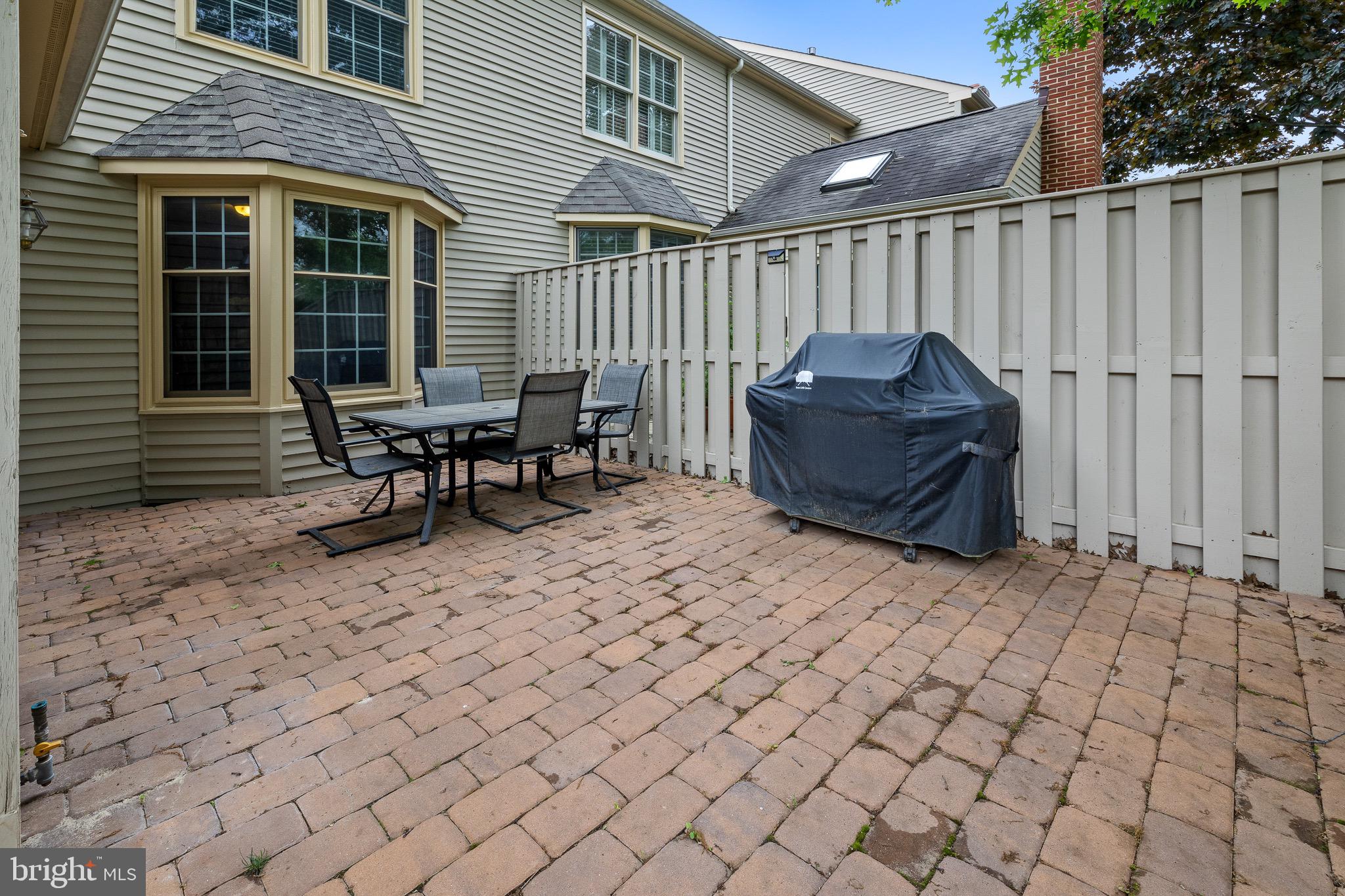 206 Bridle Ln