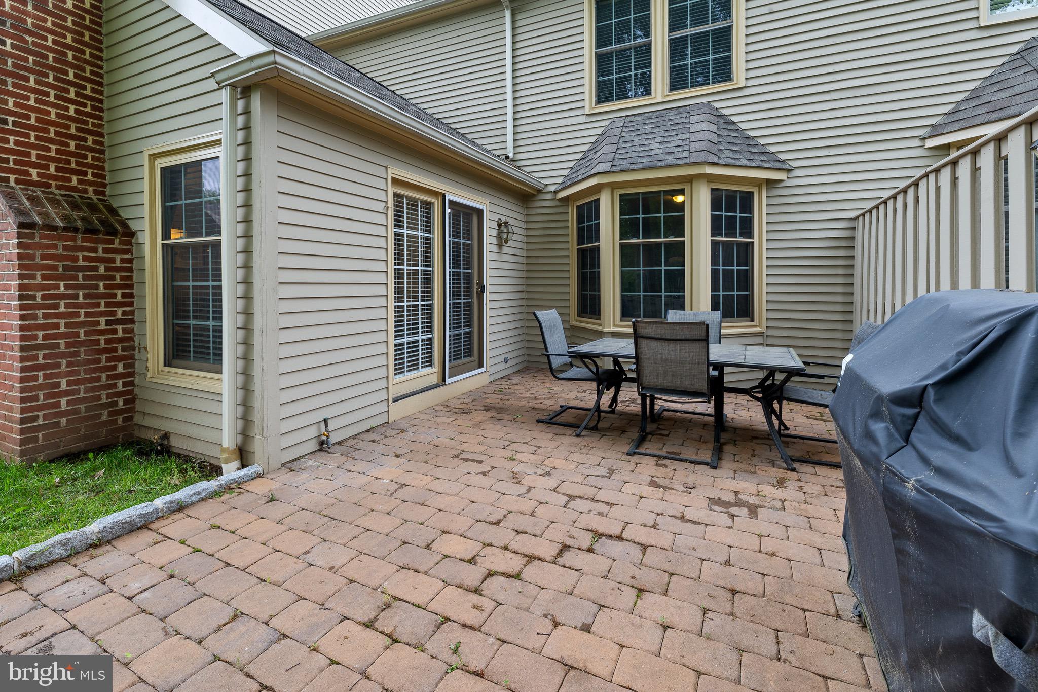 206 Bridle Ln