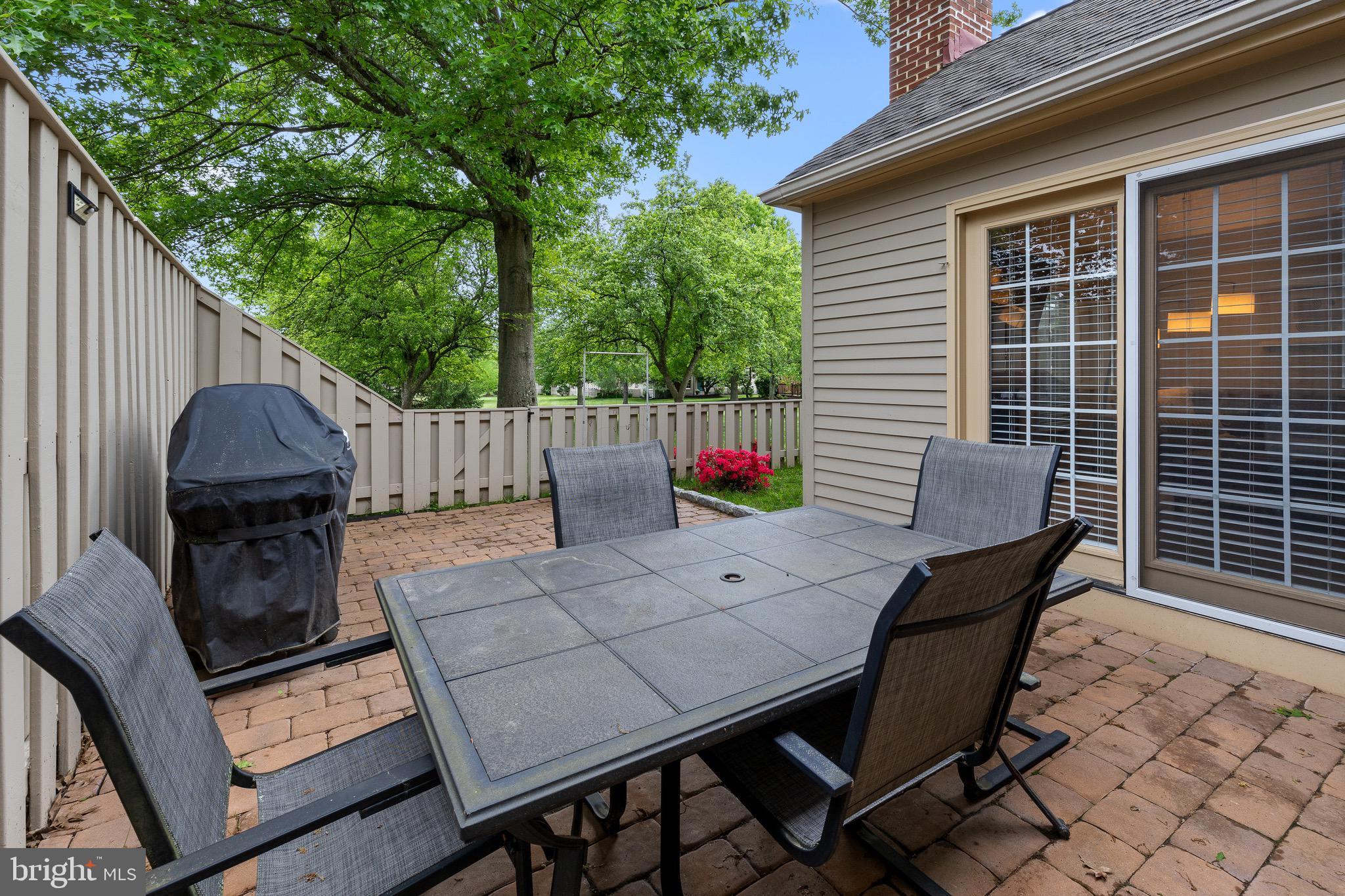 206 Bridle Ln