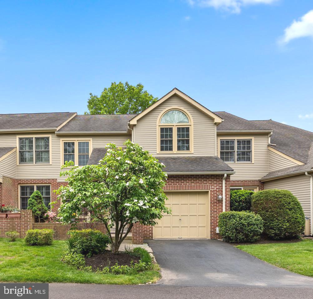 206 Bridle Ln