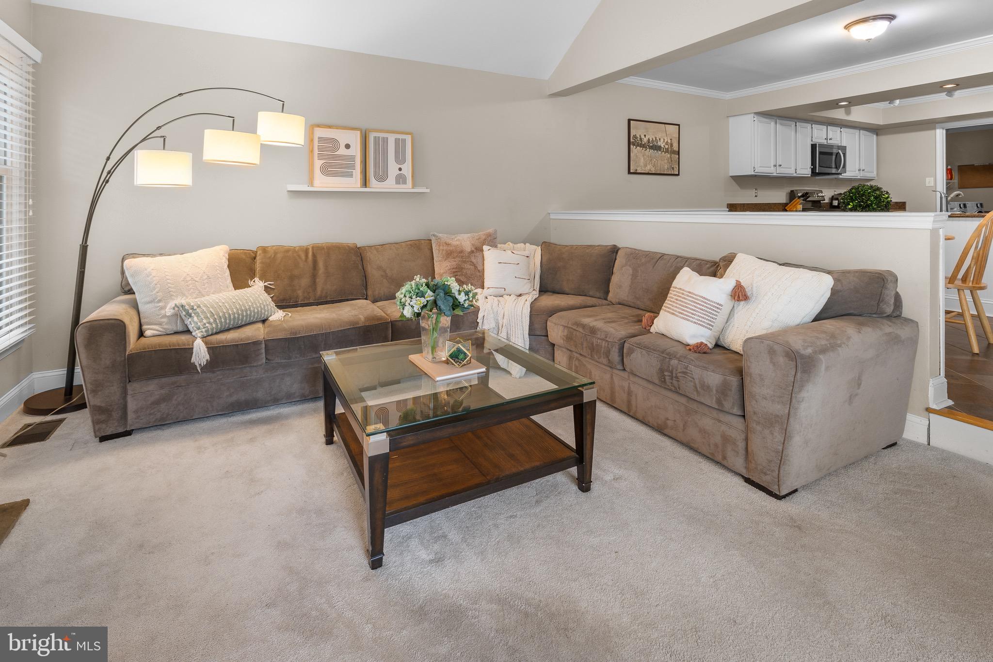 206 Bridle Ln