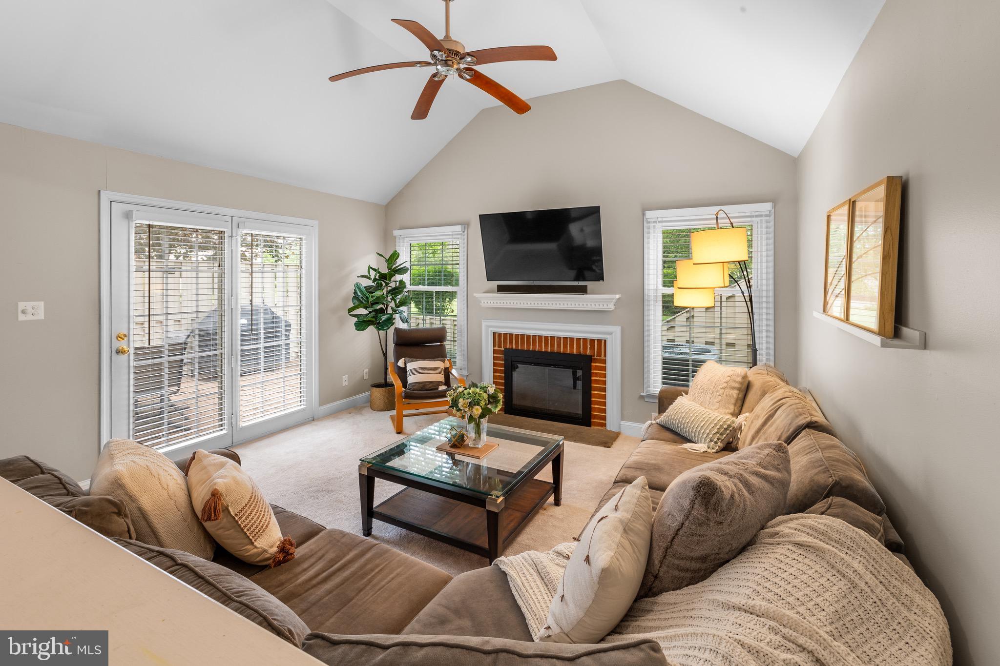 206 Bridle Ln