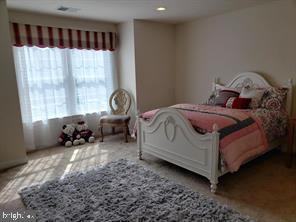 100 Caldwell Ct