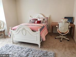 100 Caldwell Ct