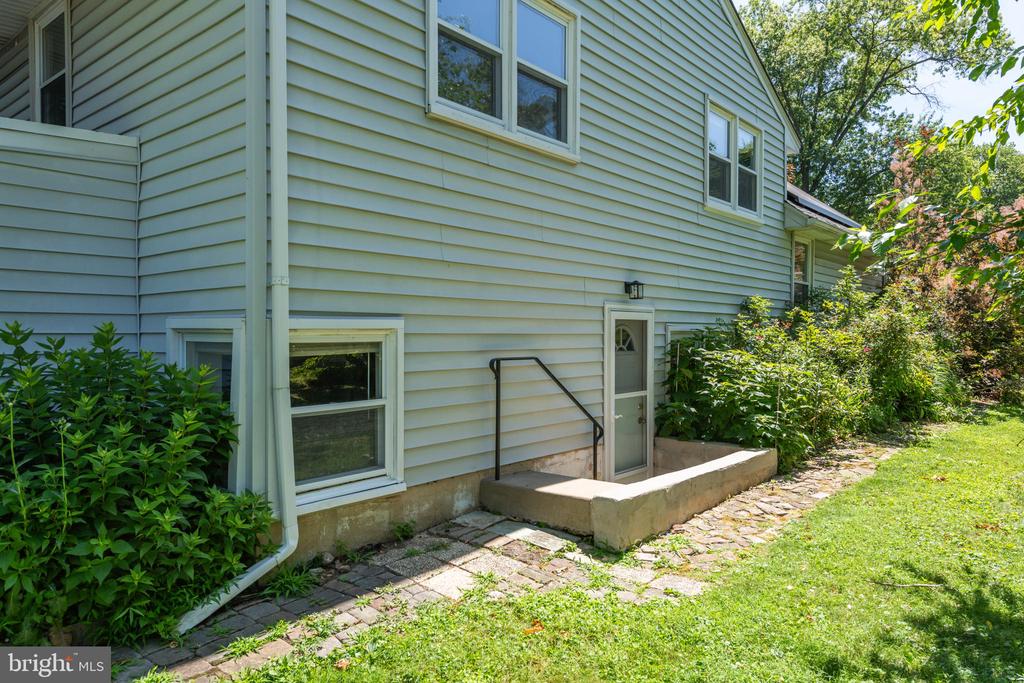 305 Preston Rd