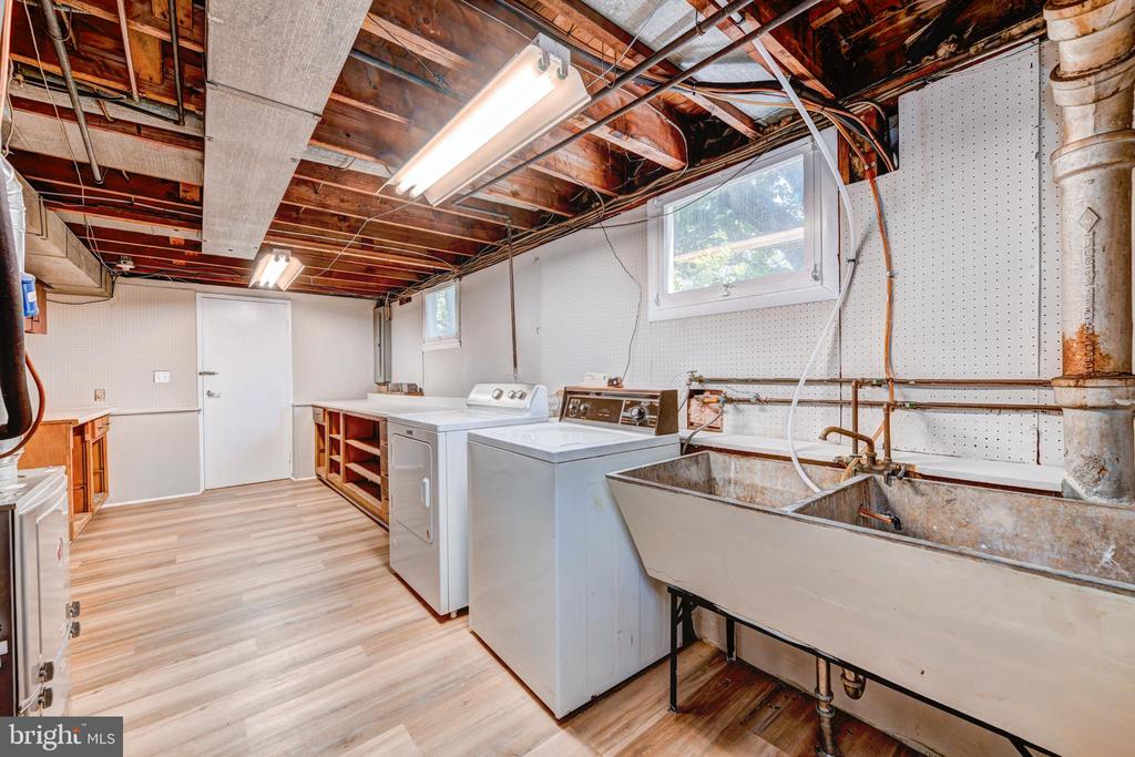 305 Preston Rd