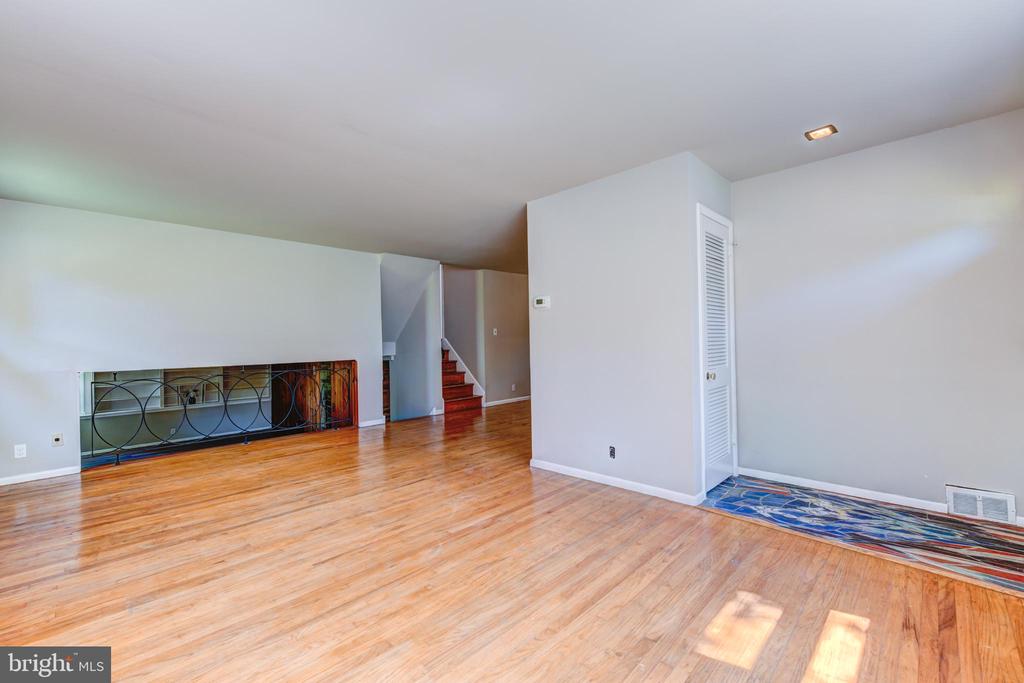 305 Preston Rd