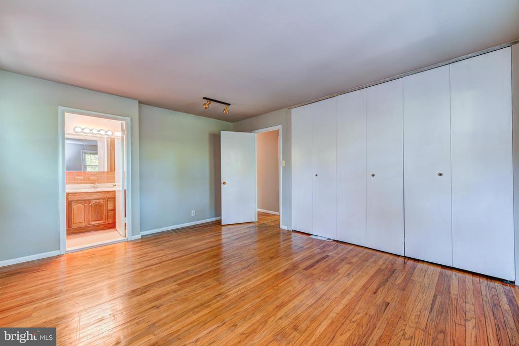 305 Preston Rd