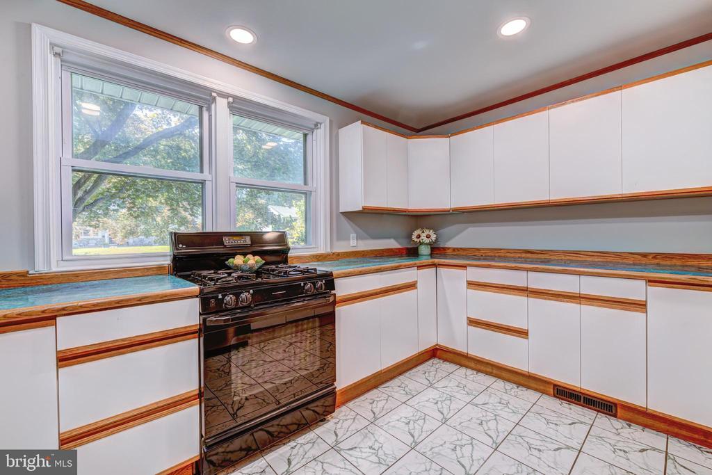 305 Preston Rd