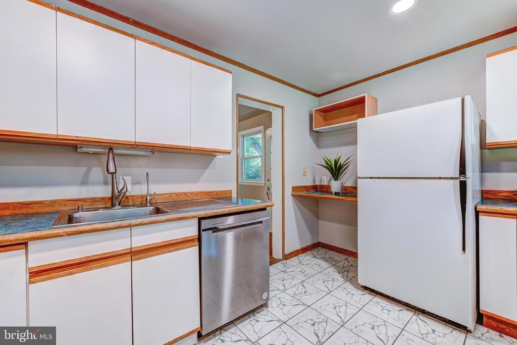 305 Preston Rd