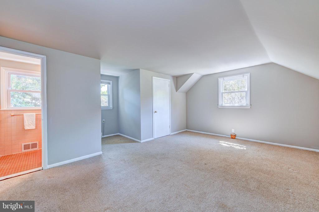 305 Preston Rd