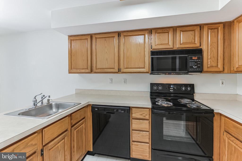 7102 UNION CT