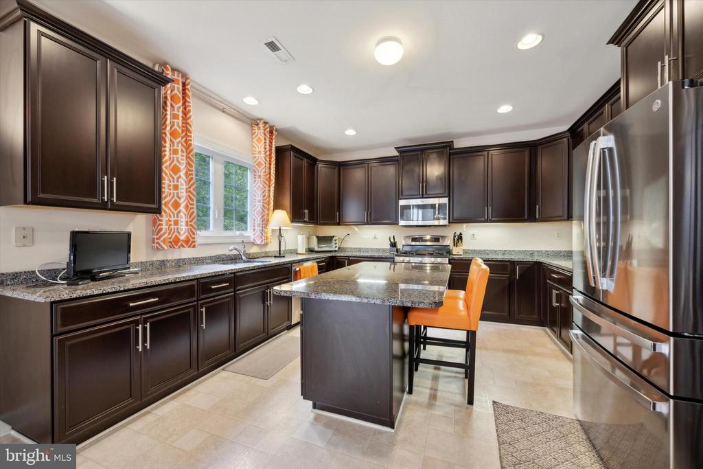 104 W Kennedy Rd #194