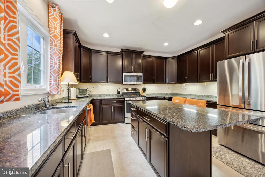 104 W Kennedy Rd #194