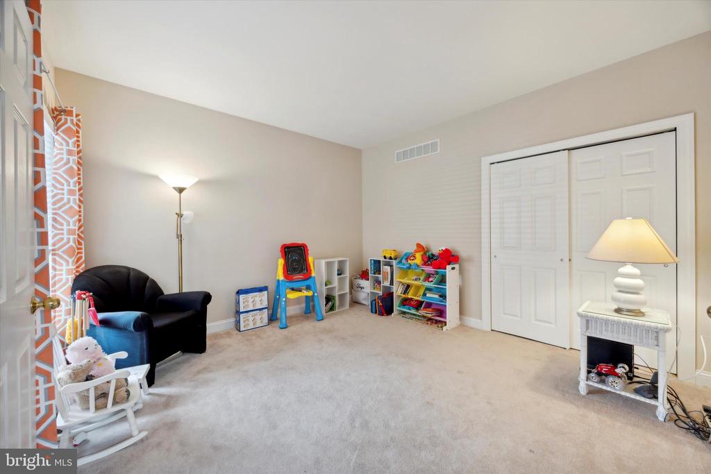 104 W Kennedy Rd #194
