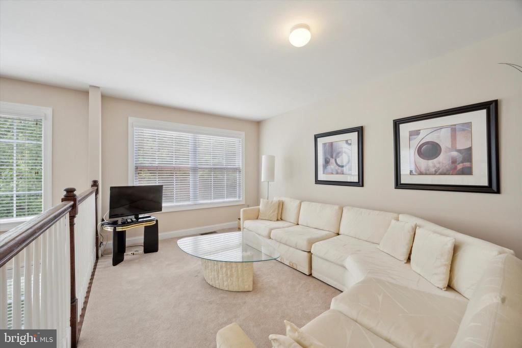 104 W Kennedy Rd #194