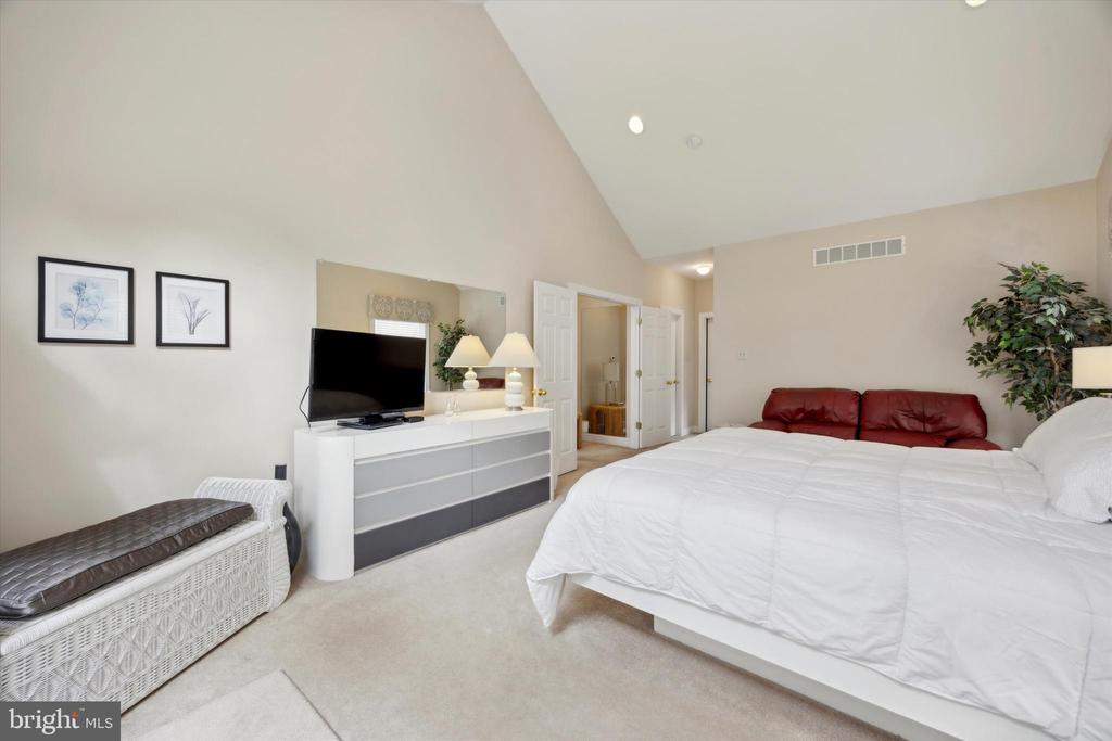 104 W Kennedy Rd #194