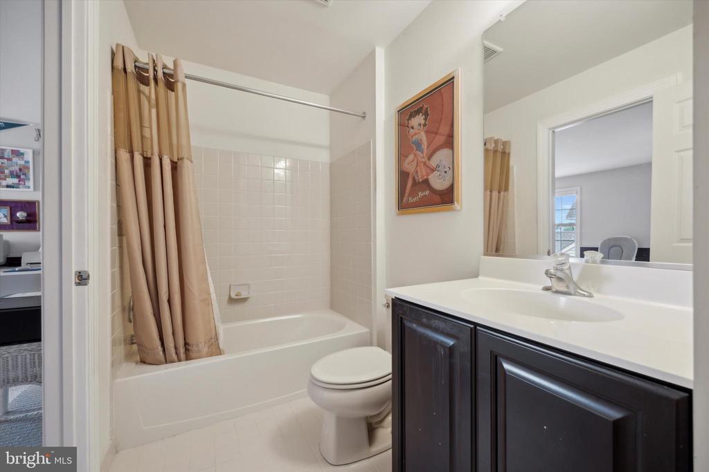 104 W Kennedy Rd #194