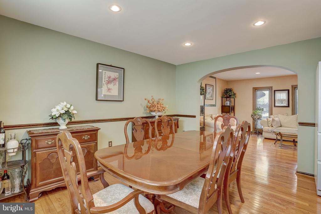 3883 Mettler Ln