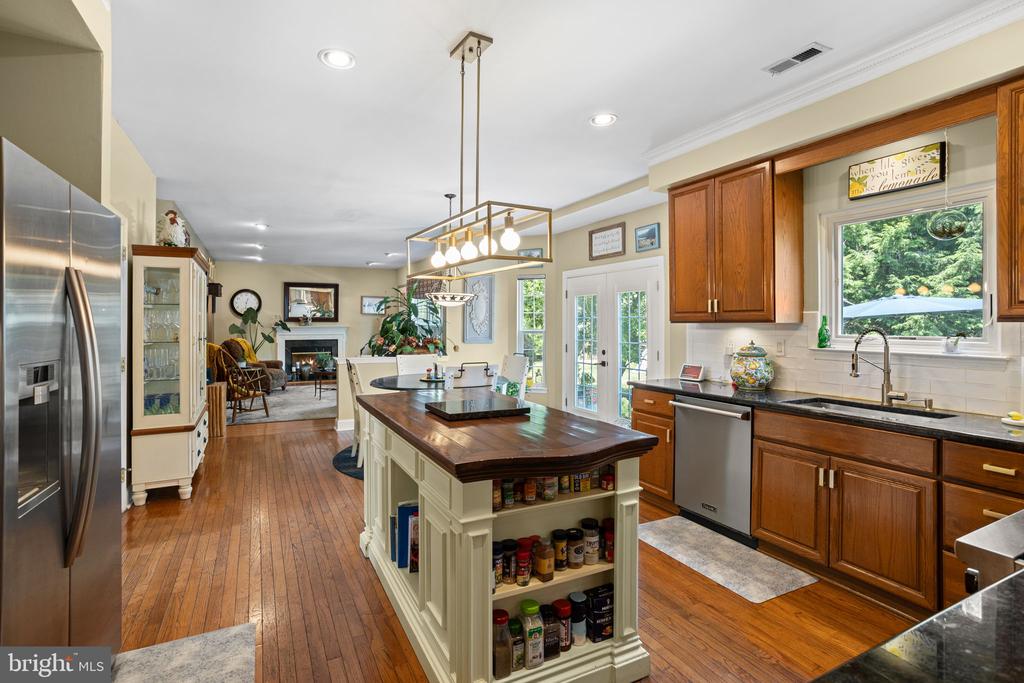 3015 Penn View Ln