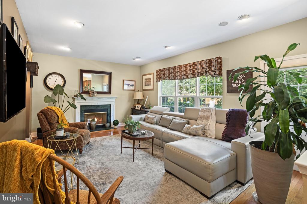 3015 Penn View Ln