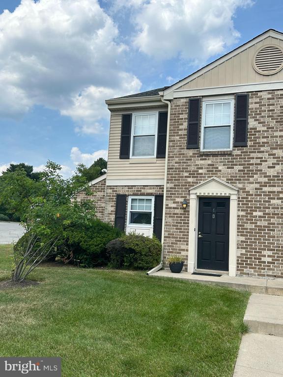 1 Barclay Ct