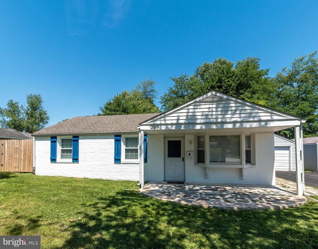 209 Chelsea Rd