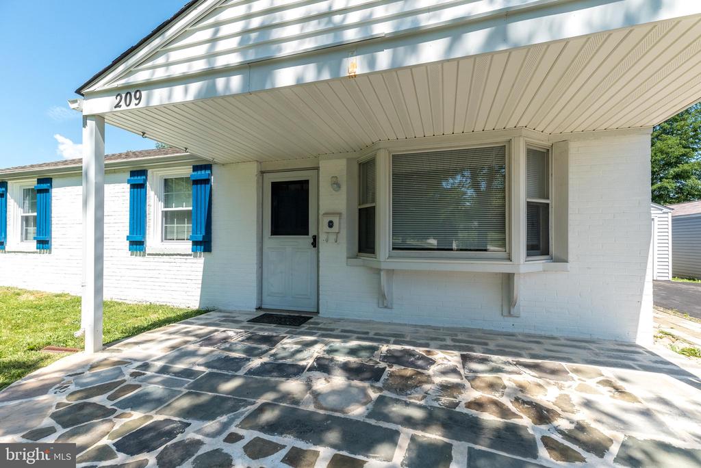 209 Chelsea Rd
