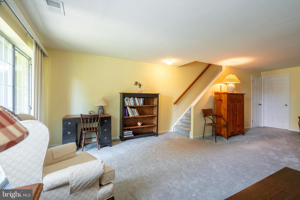 8 Bromley Dr