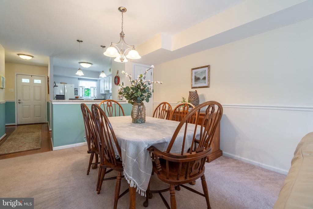 8 Bromley Dr