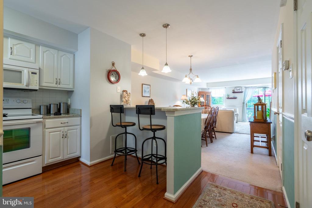8 Bromley Dr