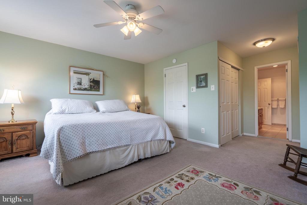 8 Bromley Dr