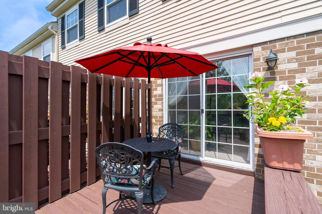 8 Bromley Dr
