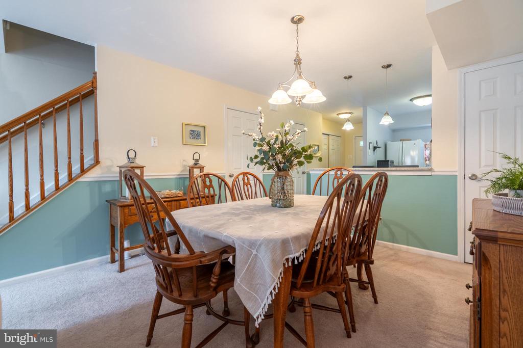 8 Bromley Dr
