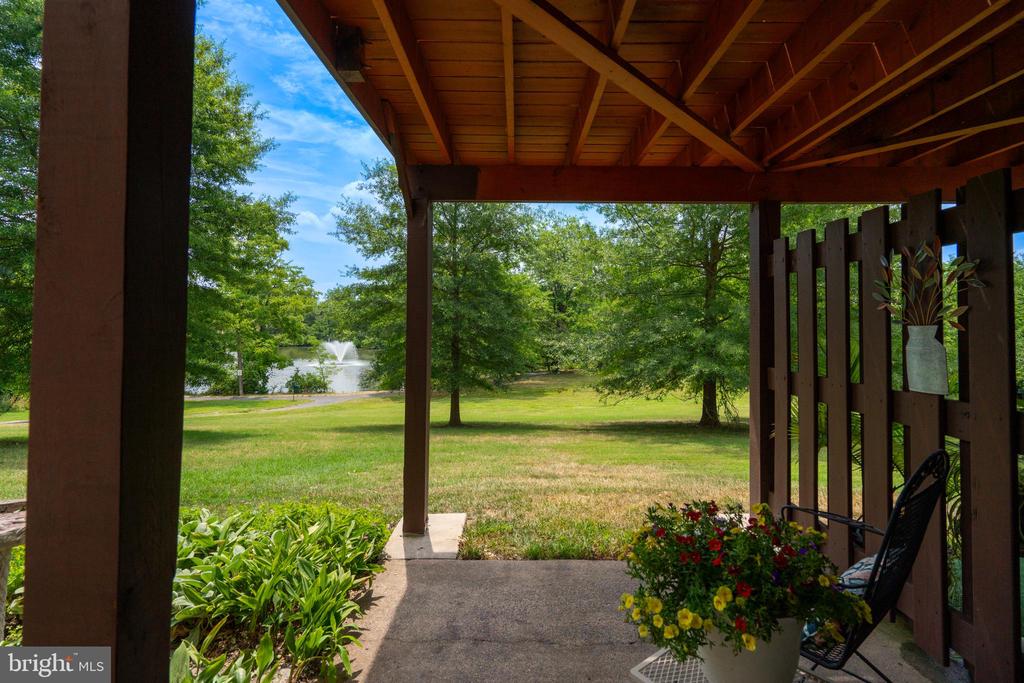 8 Bromley Dr