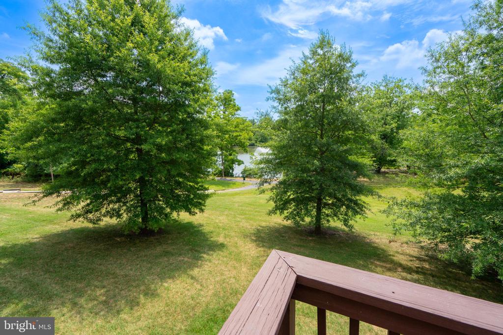 8 Bromley Dr