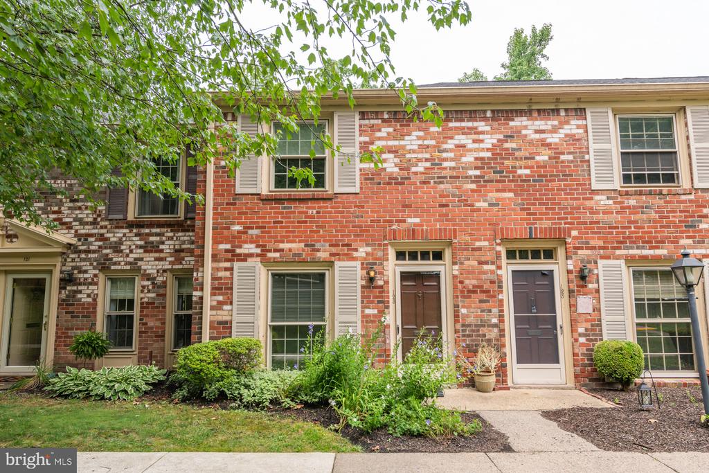 123 MACKLENBURG DR #L 21D