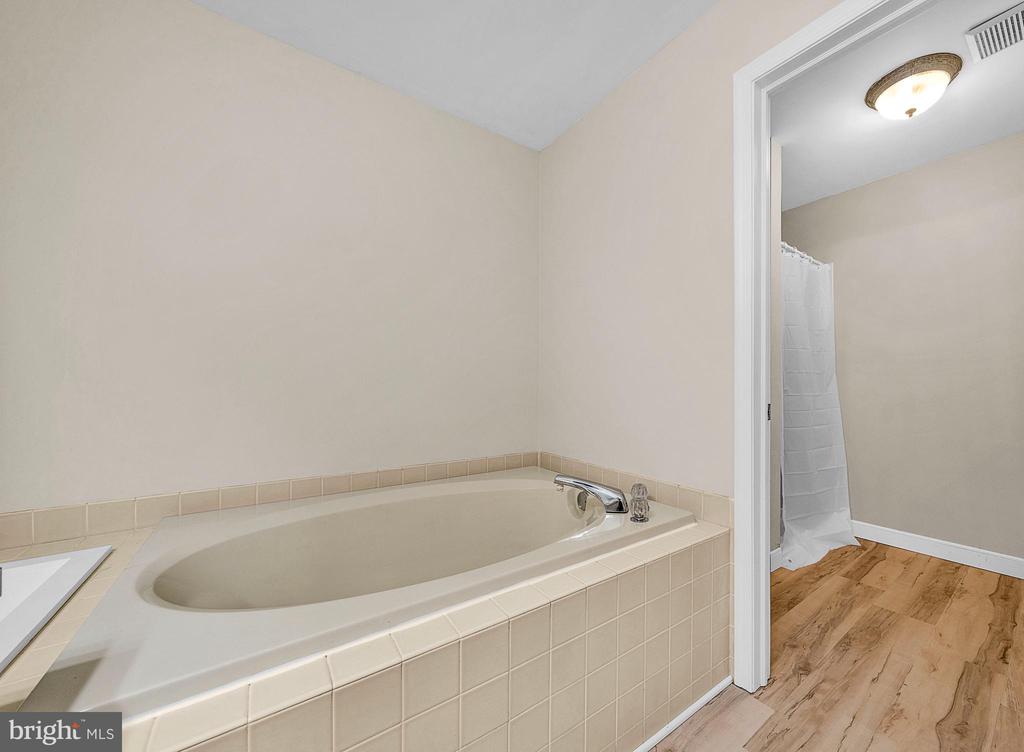 1302 Foxmeadow Dr #Condo 1302