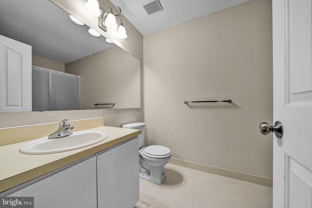 1302 Foxmeadow Dr #Condo 1302