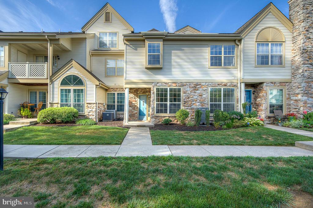 1302 Foxmeadow Dr #Condo 1302
