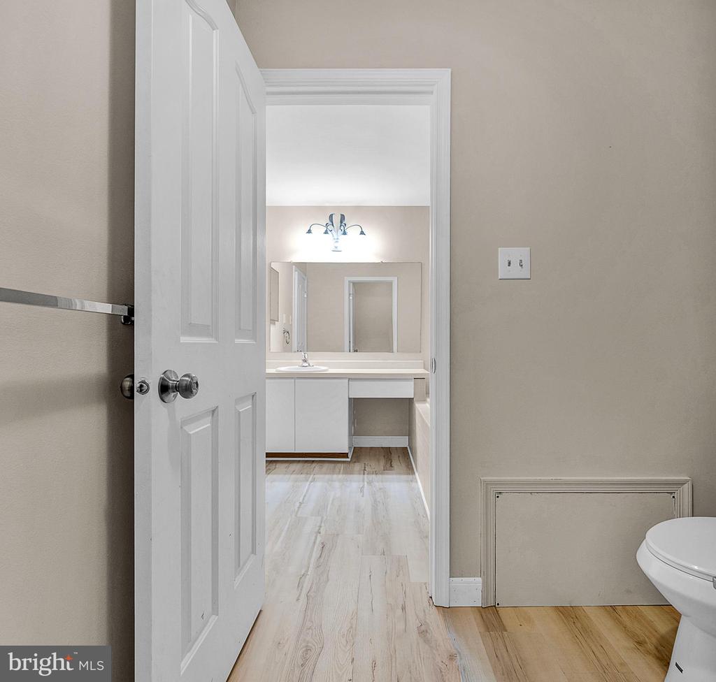 1302 Foxmeadow Dr #Condo 1302